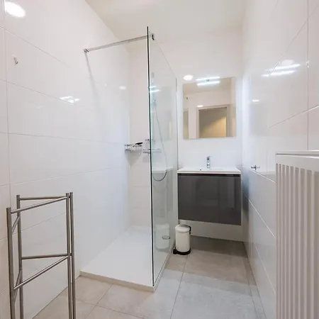 Апартаменты Flat In Ostend Near The Beach, Cleaning Included Миделкерк